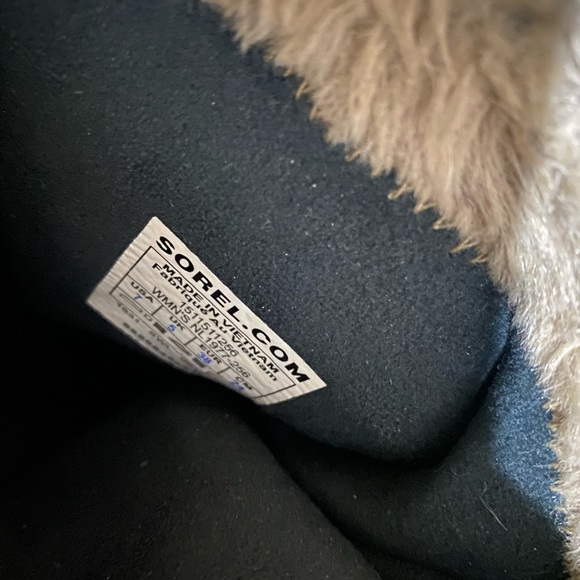 SOREL Kids Whitney™ II Short Lace Waterproof  Black Snow Boot Youth 4. - Picture 9 of 11